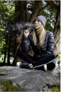 vaping-women